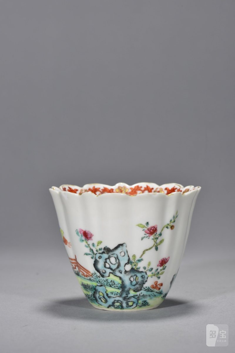 清乾隆 粉彩西厢记花口杯 - 图3